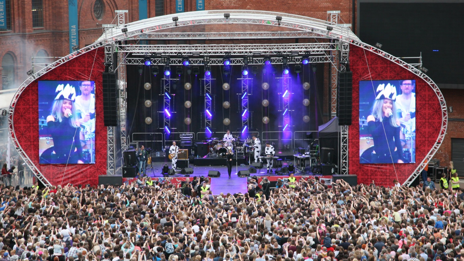 Entertaining Manufaktura