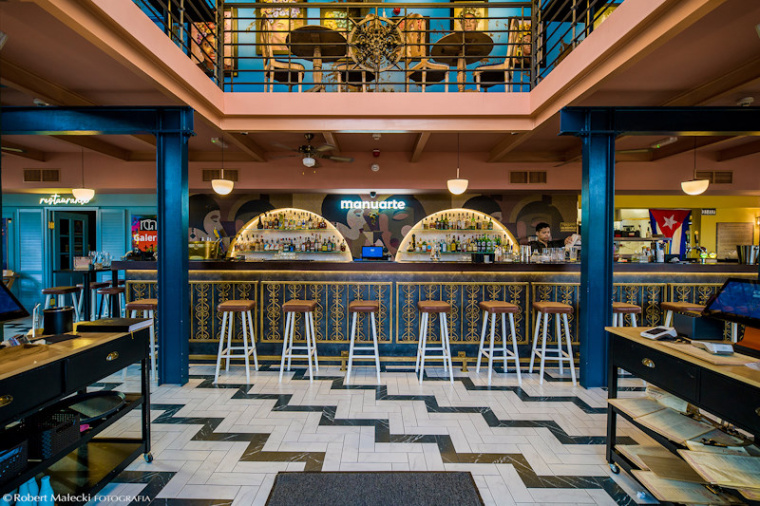 CAFETERIA & BAR Manuarte